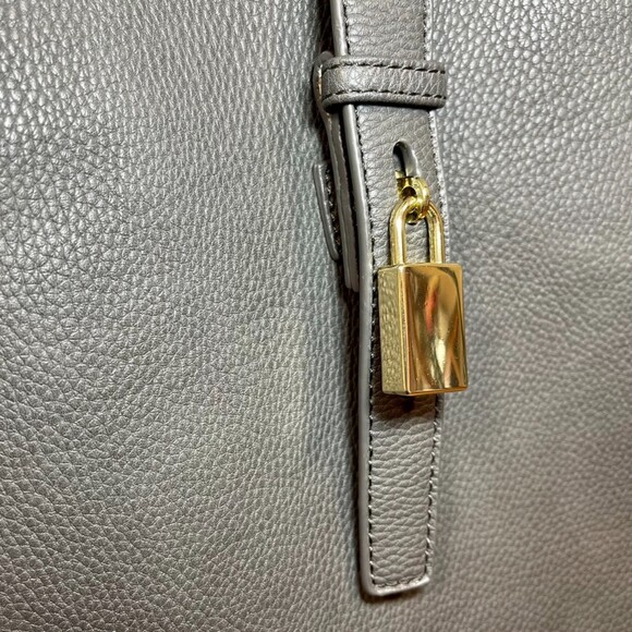 Charming Charlie | Gray Convertible Bucket Bag with Removable Pouch - Picture 11 of 12